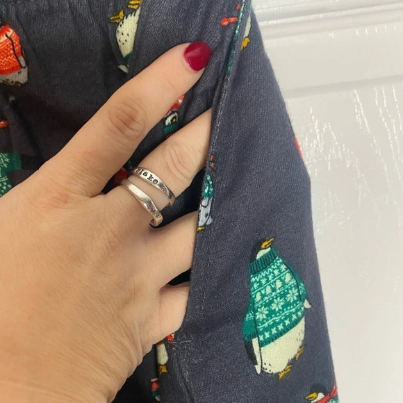 OLD NAVY Holiday Christmas Sweater Penguin PJ pants Mens M/Woman’s L - Picture 3 of 5